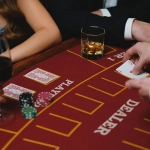 Деревянный стол для игры в блэкджек ручной работы