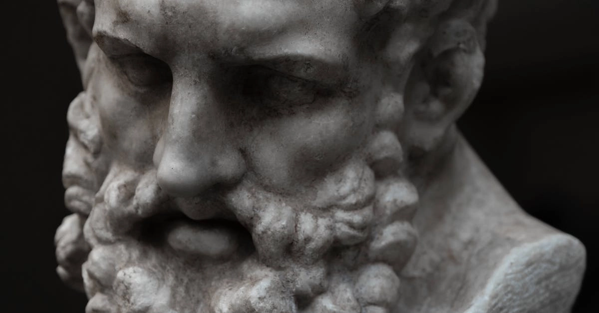 Олимпийские символы в традиционной резьбе по дереву